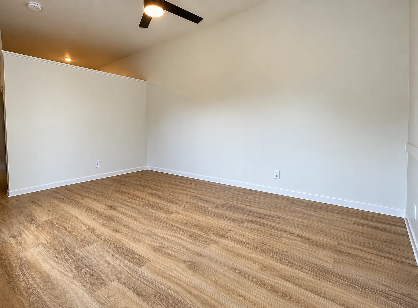 2 bed, 844 sqft, $1,395 — Photo 3