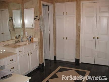 Master Bathroom : Marble Tile