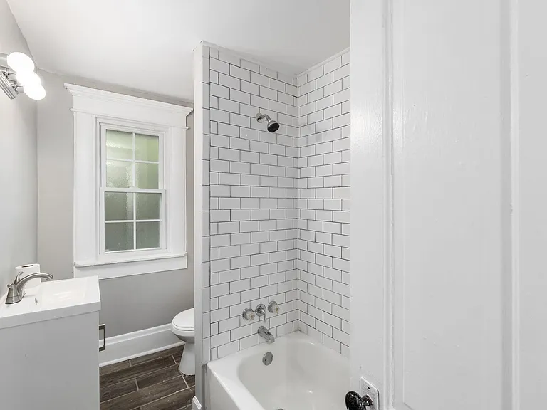 1613 Harvard Ave — Photo 8