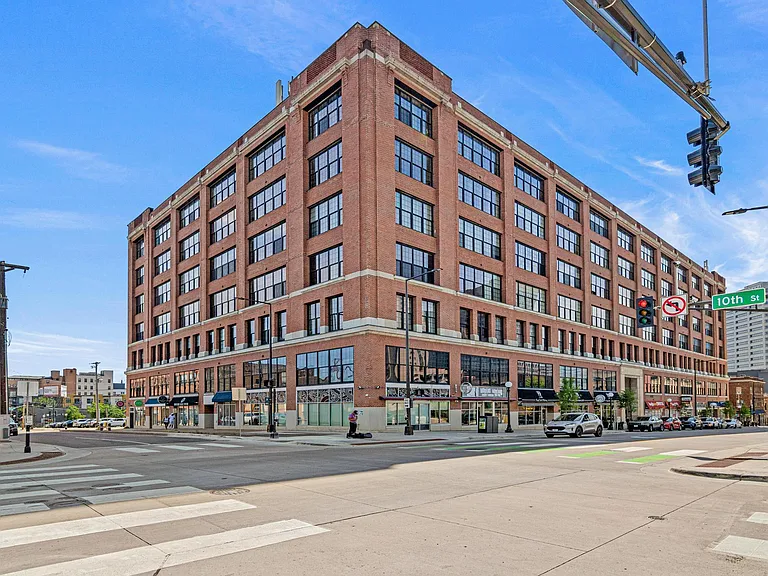 500 Robert St #401 — Photo 21