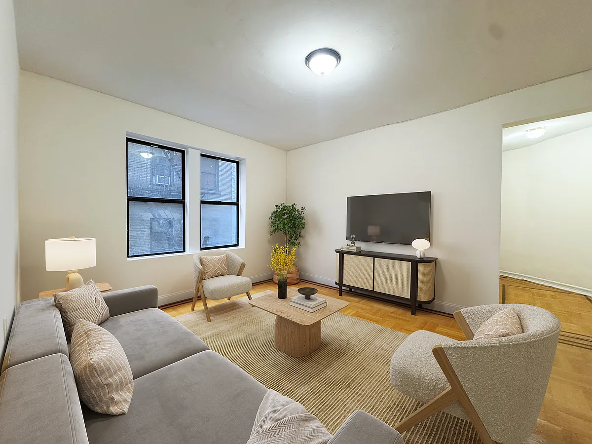 Photo 1 of 12 - 910 Riverside Dr #4B - Manhattan, NY Primary Photo - 910 Riverside Dr #4B