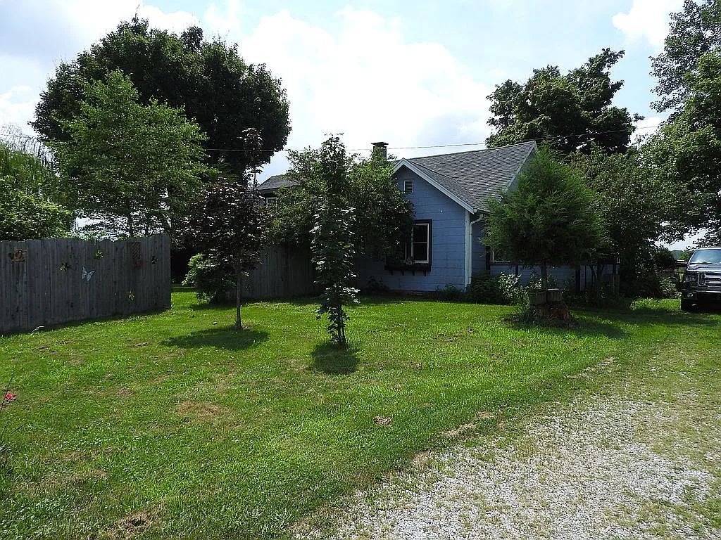305 E County Road 900 S photo 1