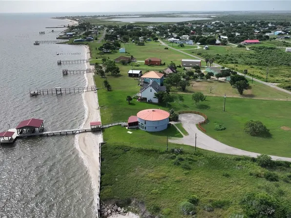 430 N Blackburn Ave, Port Lavaca, TX 77979