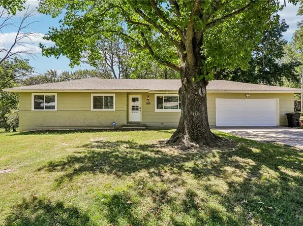 207 SW 19th St, Oak Grove, MO 64075