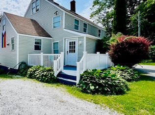 5 Dennett St, Amesbury, MA 01913