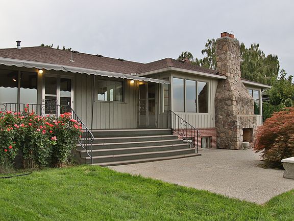 3rd image of 109 Hillcrest Dr