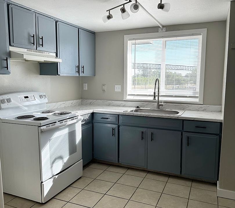 1st image of 4212-4226 Loomis Ave #4214