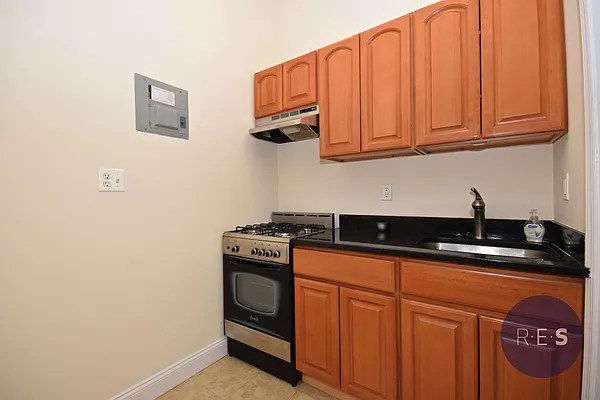 Rented by RES New York | media 8