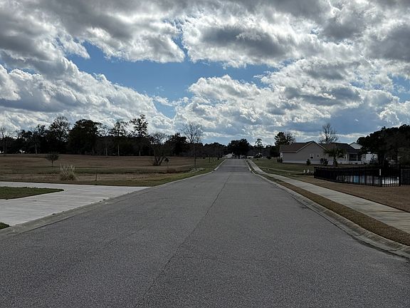 5th image of 2727 S Bay St