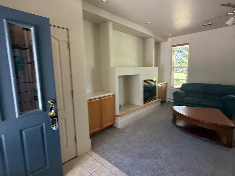 1155 Primrose Ln — Photo 7