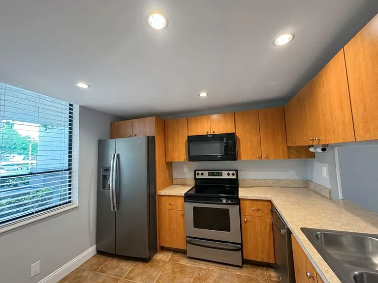 7340 NW 1st St #103 — Photo 2
