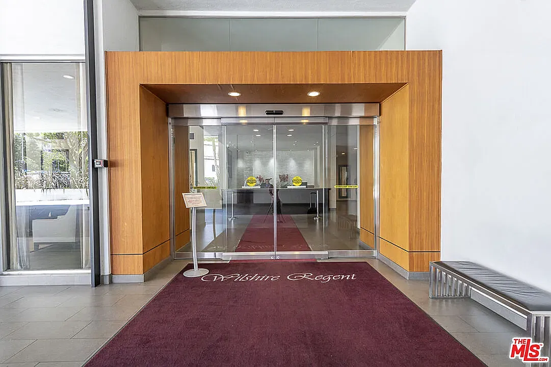 1 bed, 740 sqft, $3,699 — Photo 2