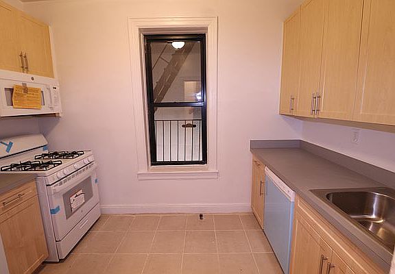 2nd image of 37-33 Lawrence St #C1g
