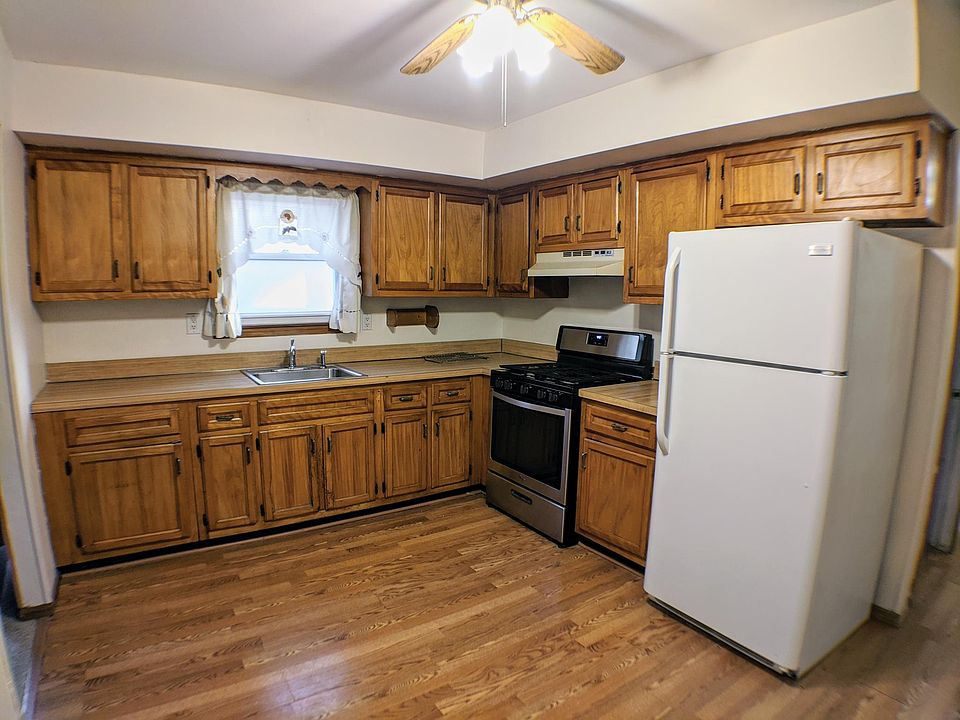1st image of 30 Kunath Ave
