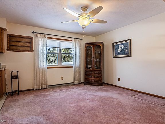 5th image of 505 E Friendship St
