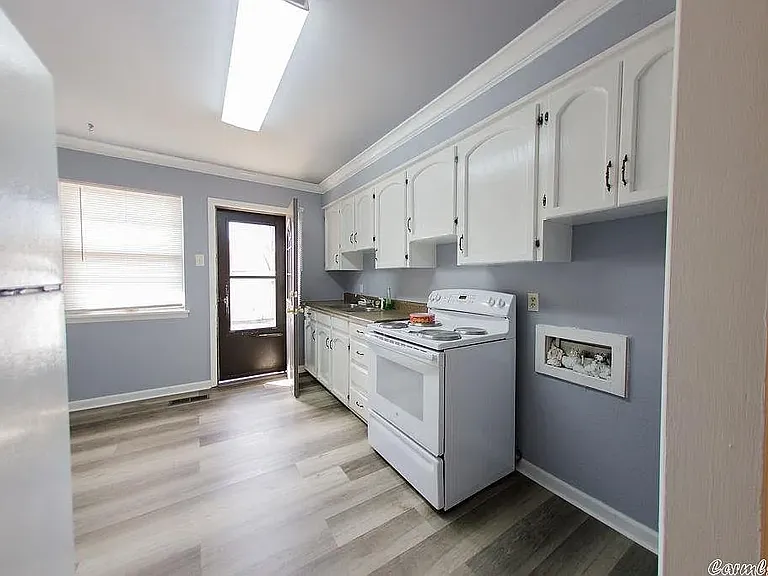 1126 W 47th St #B — Photo 10