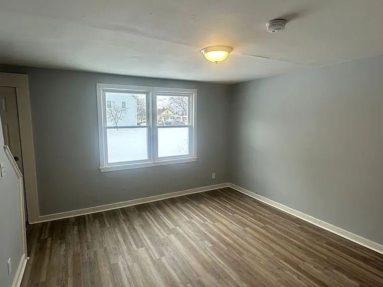 46-56 Pyle Court — Photo 2