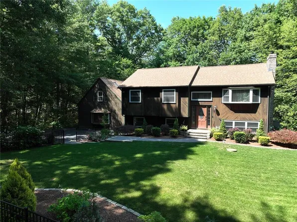 170 Whaley Hollow Rd, Coventry, RI 02816