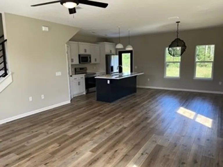 6407 Wildwood Ct — Photo 5