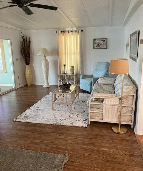 705 Hibiscus Ln — Photo 11