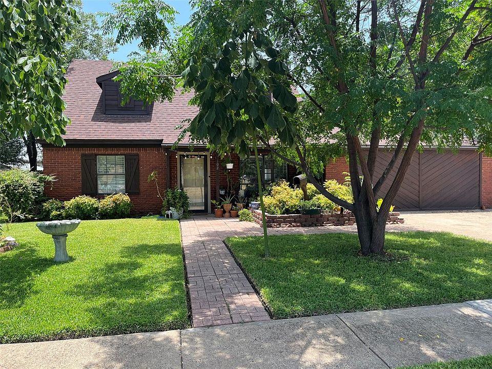 1st image of 102 E Magnolia Ln