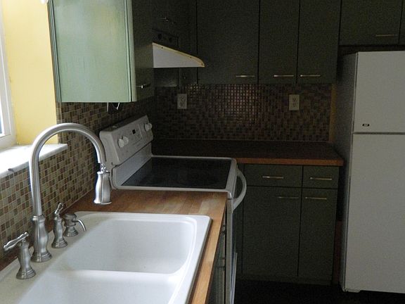 4th image of 4050 Forest Hill Ave #U30