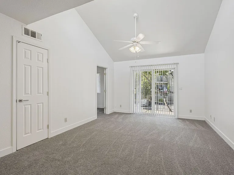 2950 Portage Bay — Photo 53