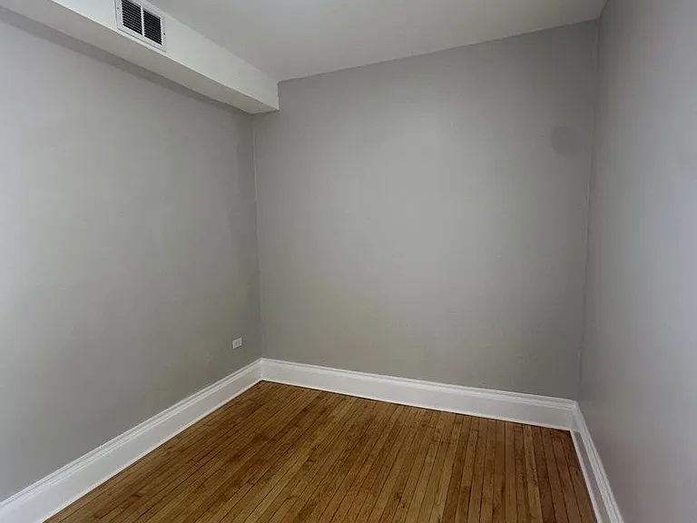 5200 S Carpenter St — Photo 5