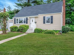 523 18th St, West Babylon, NY 11704