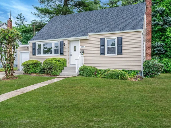 523 18th Street, West Babylon, NY 11704