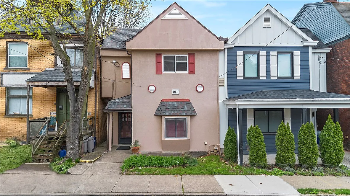 818 Portland St photo 1