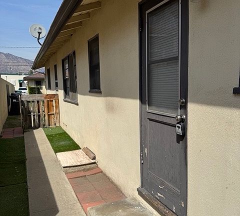 5th image of 27 Christina St APT A