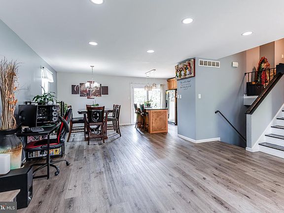 2nd image of 144 Oak Pines Blvd