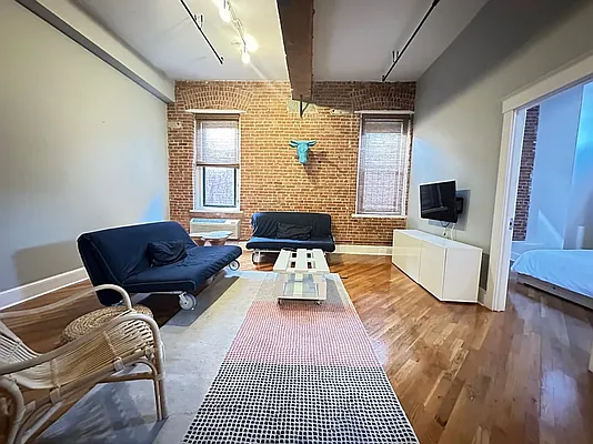 Rented by Dream Space Realty | media 2