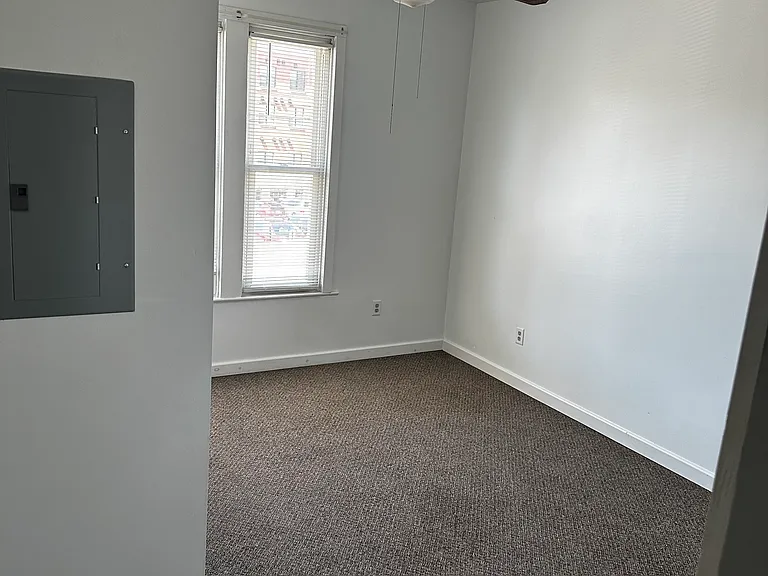 712 Beechurst Ave #1 — Photo 2