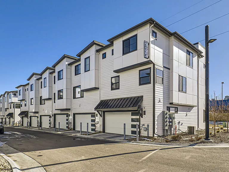 2074 S Holly St #5 — Photo 28
