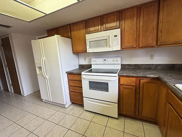 1281 N Catalina Dr — Photo 10