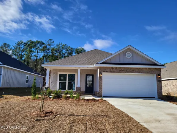 87141 Highpoint Dr, Diamondhead, MS 39525