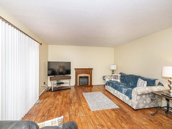 4th image of 8535 Island Pines Dr