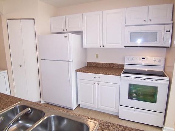 5th image of 4806 Lynton Ct