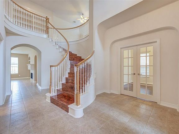 3rd image of 5806 Bent Arbor Ln