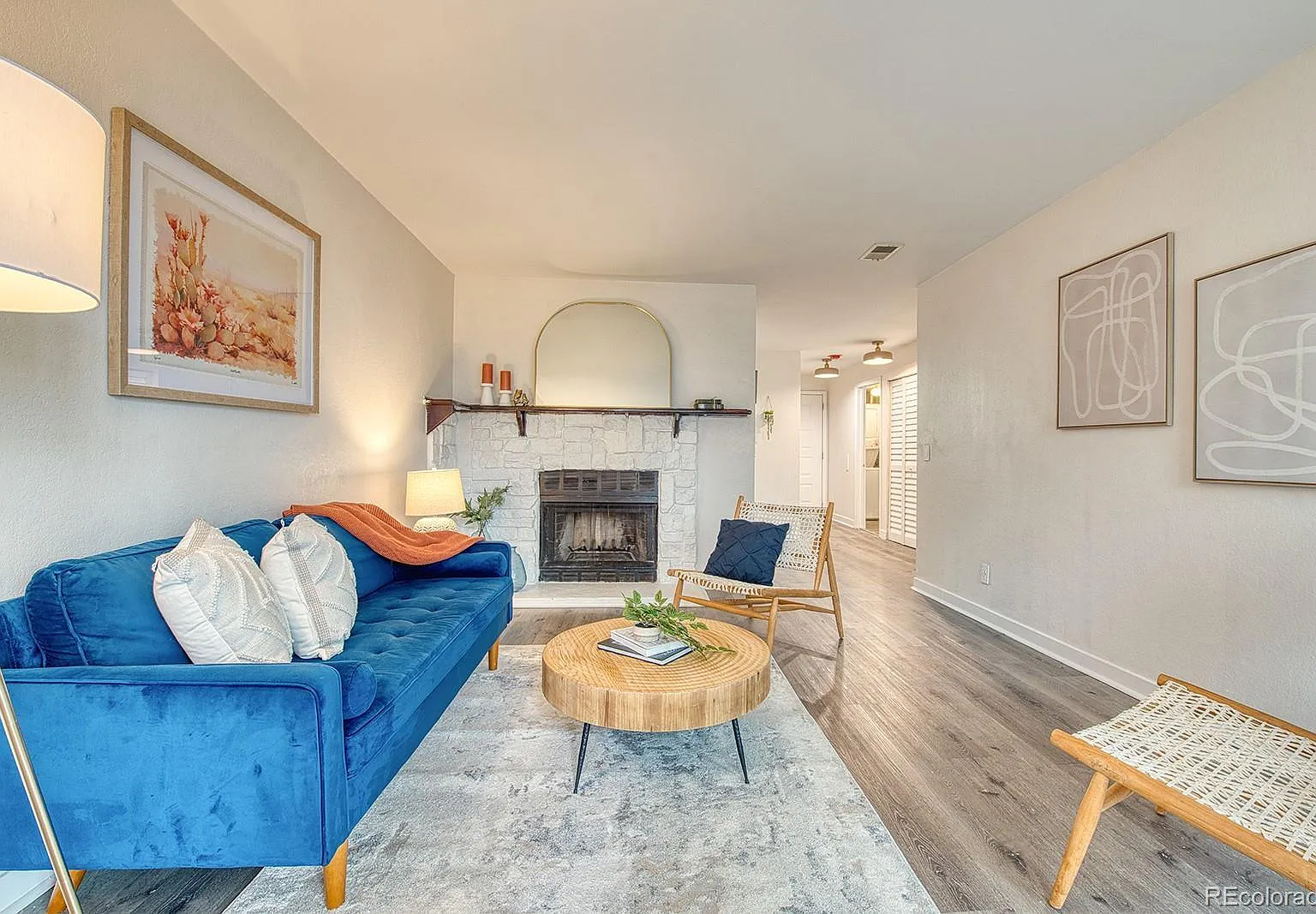 1 bed, 1.0 bath, 888 sqft, $1,330 — Photo 1