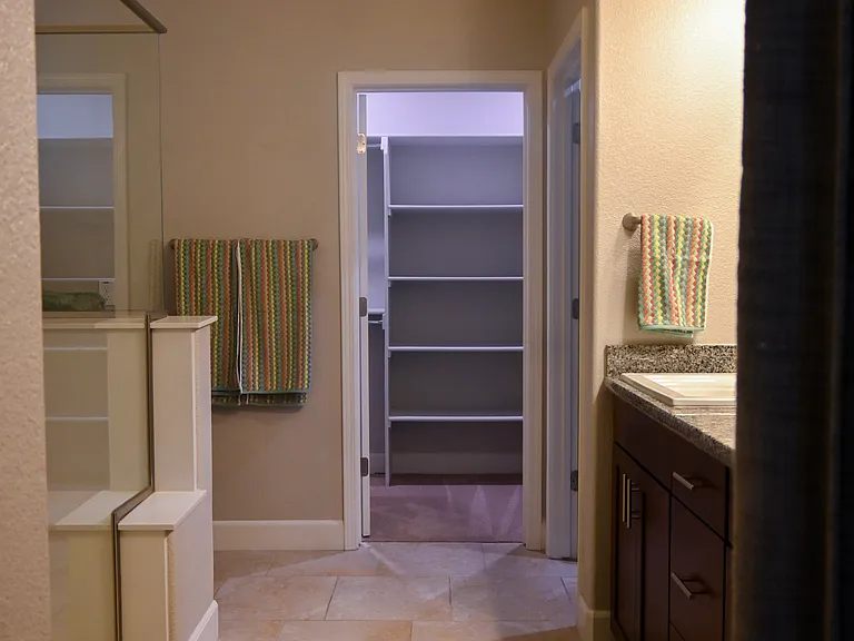 1581 Osborn Dr — Photo 22