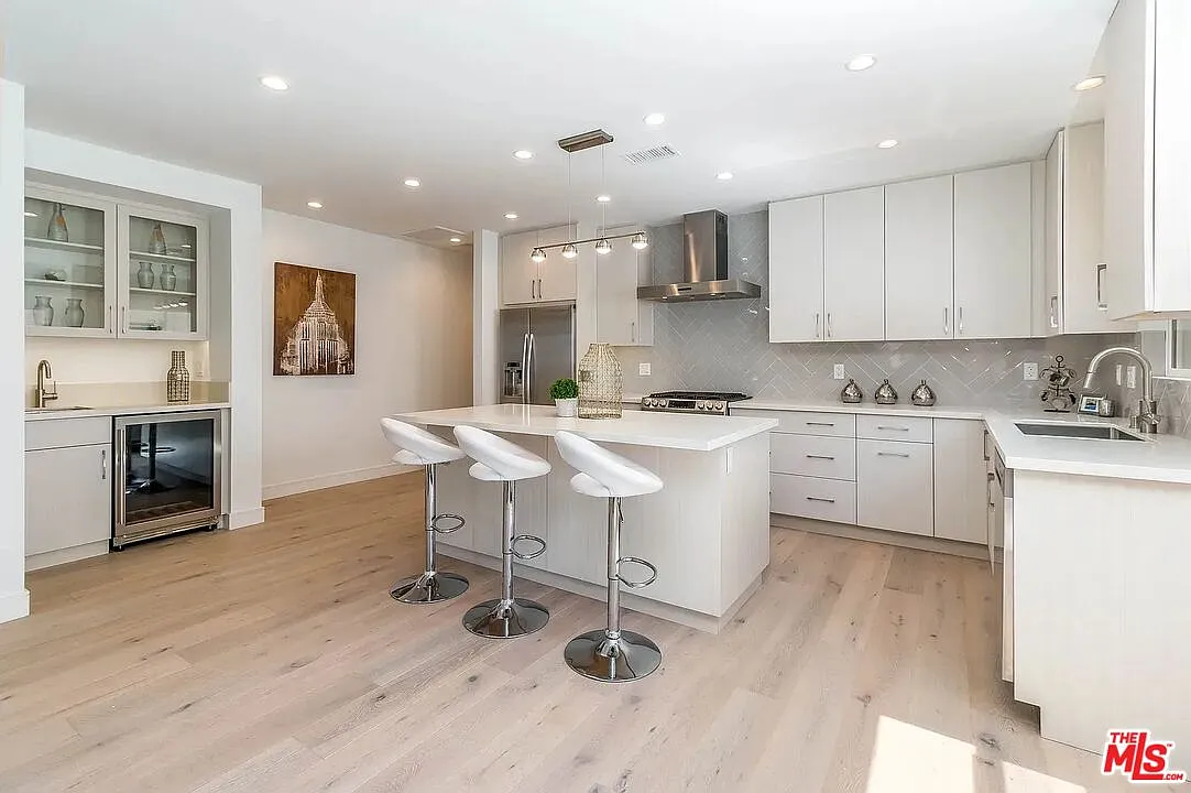 2 bed, 2.5 bath, 1440 sqft, $4,695 — Photo 2
