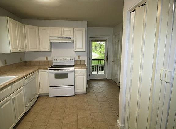 And a pantry with washer and dryer hook-ups.