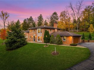 2421 Edgewood Dr, Pittsburgh, PA 15241