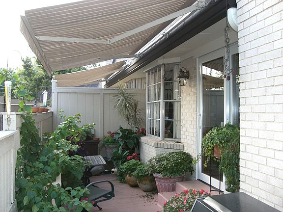 Back Patio-Retractable Awning