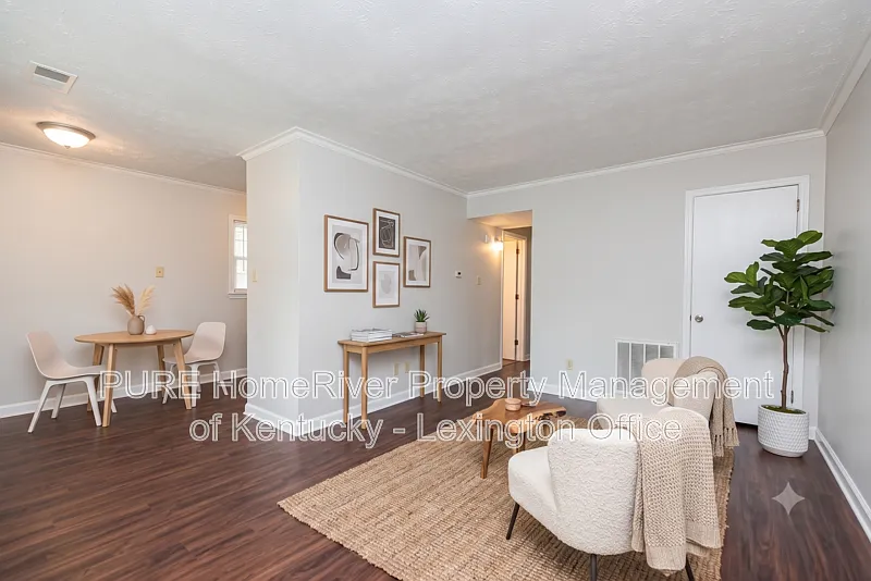 2 bed, 1.0 bath, 700 sqft, $895 — Photo 3