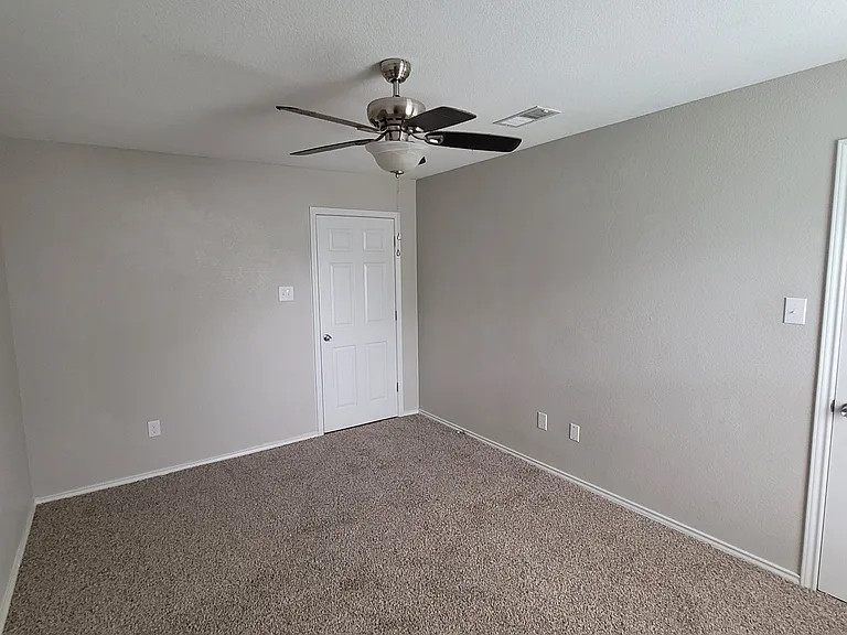 7237 Autumn Run Dr — Photo 9
