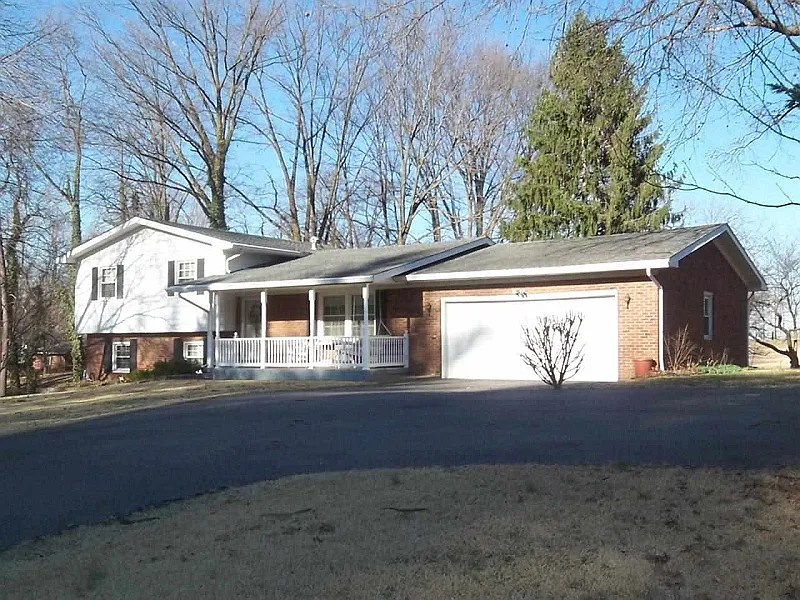 5266 Tarrytown Rd photo 1